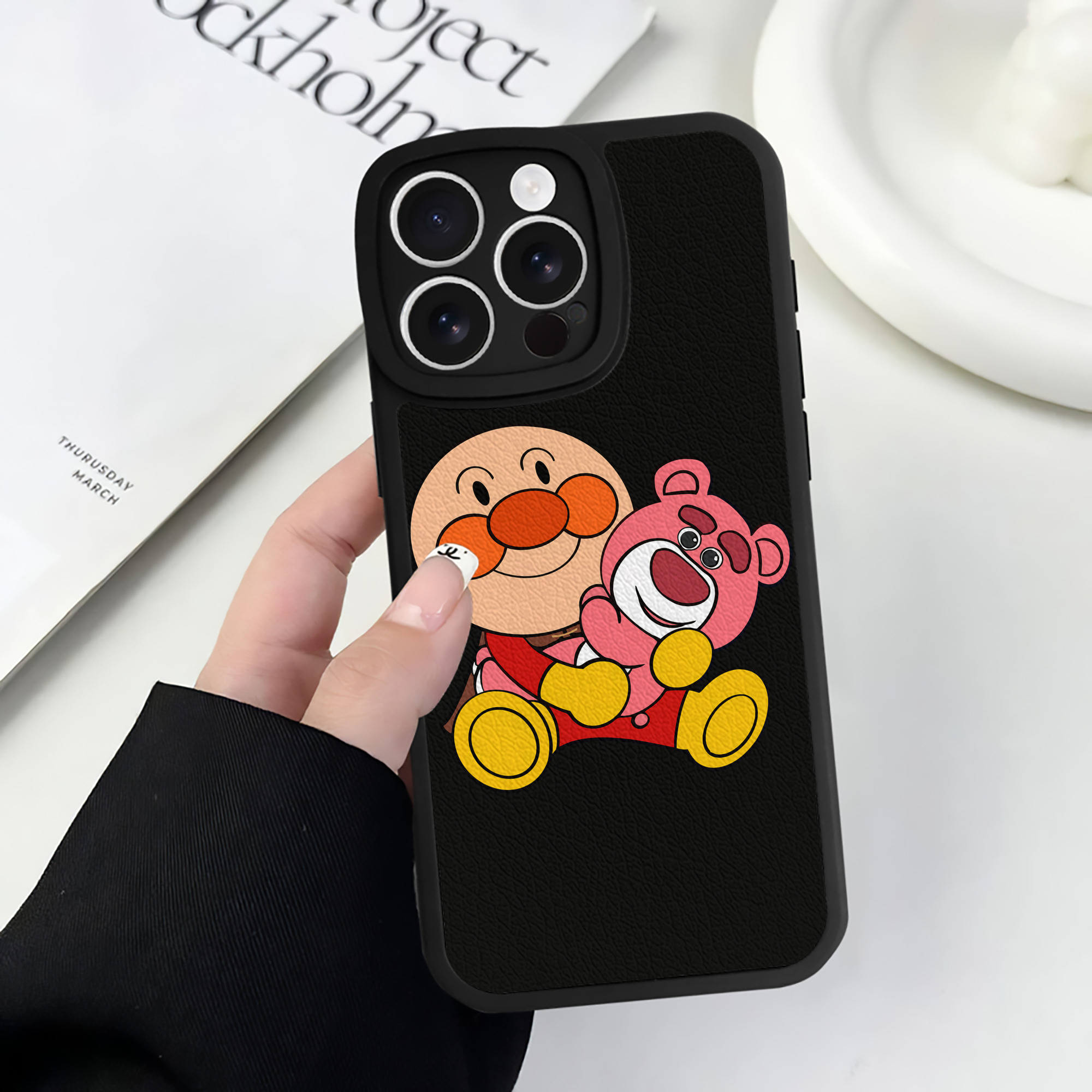 （画像用） アンパンマン Anpanman 【iPhone 16シリーズ対応】シリコンスマホケース（レザー調） 材質：シリコン